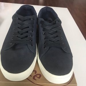 Brooks brothers sneakers